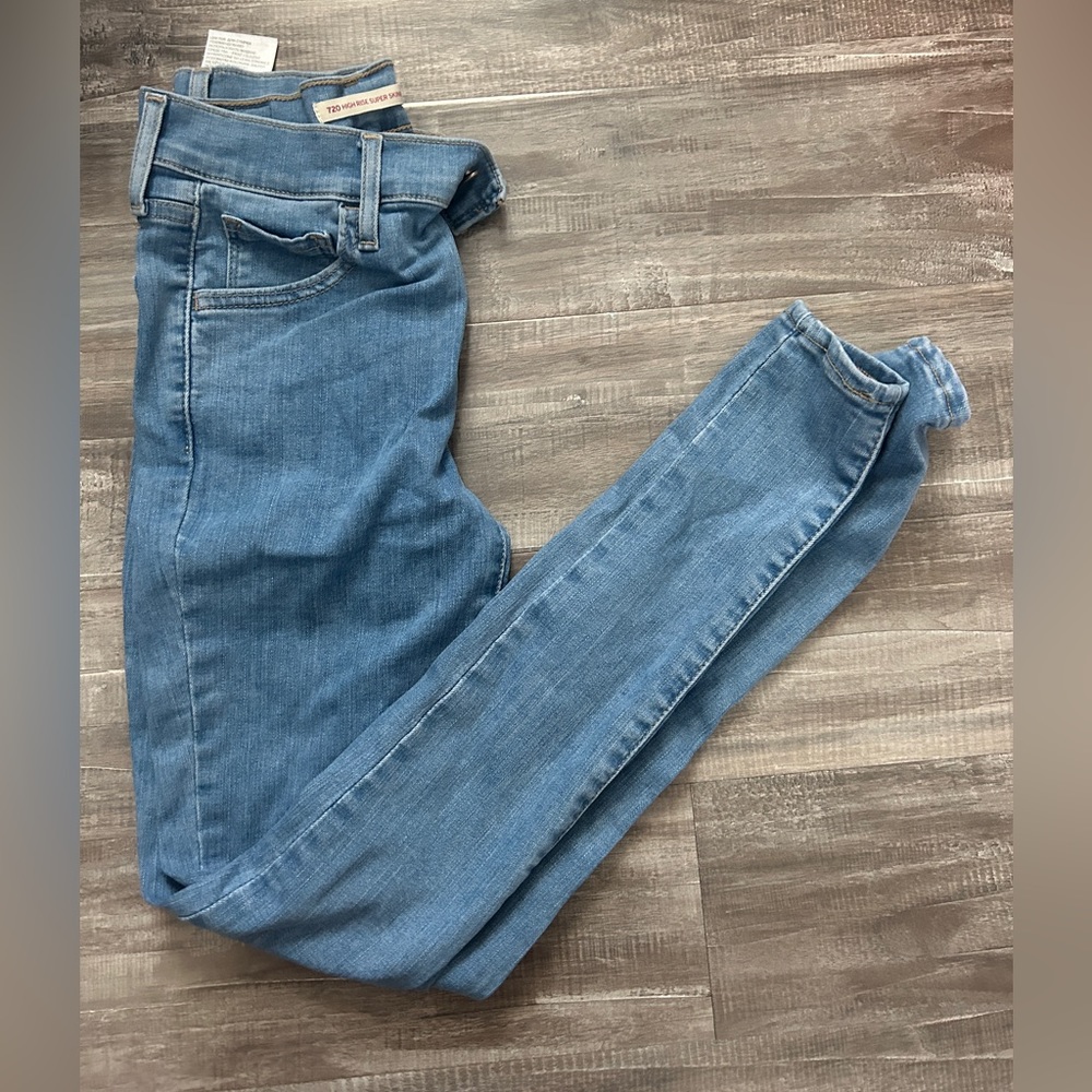 Levi’s 720 High Rise Super Skinny Jeans Size 24